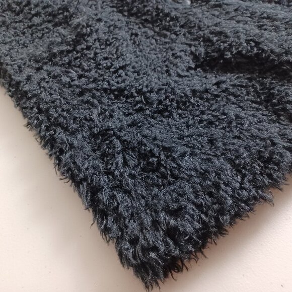 Faux Fur Hooded Vest - Picture 4 of 12